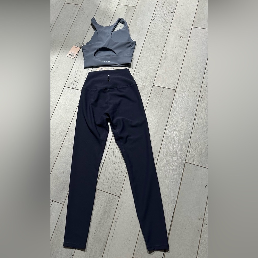 New WILO athletic bra and leggings size XS color multi